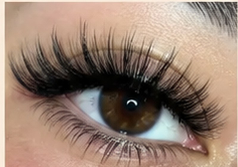 Lash extension face crop